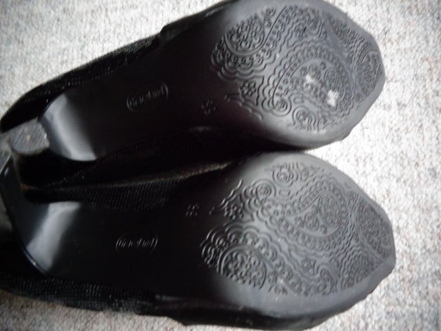 Damenschuhe Pumps Peeptoes Gr. 39 schwarz 