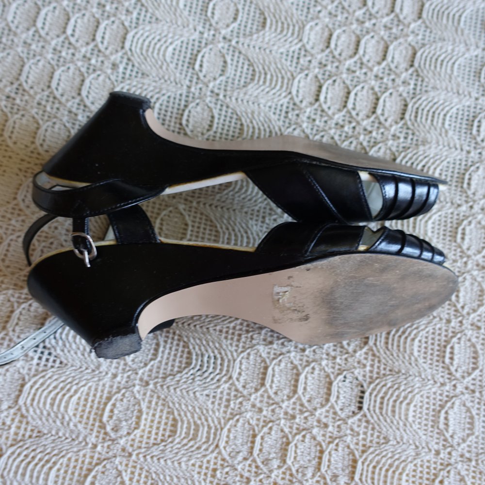 Schuhe - Riemchen-Sandalette, schwarz, Gr. 37, Kunstleder