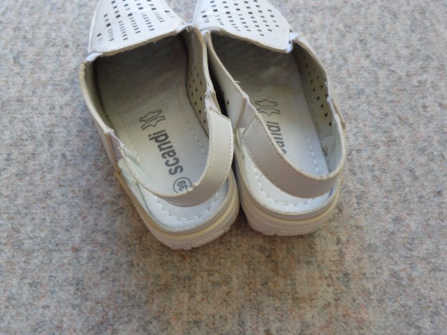 Damenschuhe Sommerschuhe Scandi Slipper Gr. 39 weiß Cutouts