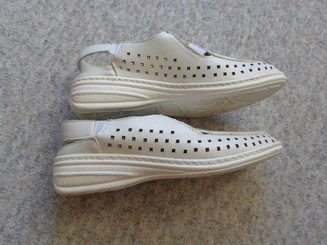 Damenschuhe Sommerschuhe Scandi Slipper Gr. 39 weiß Cutouts
