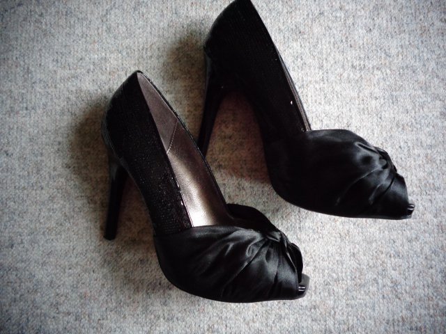 Damenschuhe Pumps Peeptoes Gr. 39 schwarz 