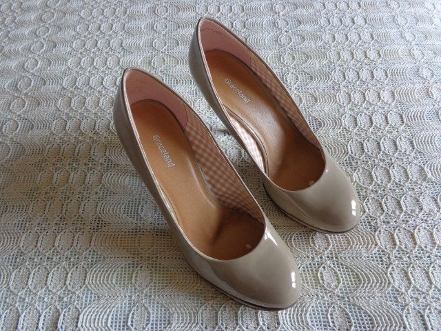 #Pumps High Heels Gr. 39, beige, Glanz/Lack, Graceland