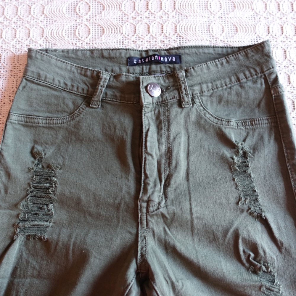 Jeans, Hose, Fashion Nova, Skinny, Röhrenjeans, Gr. 7 (W27), oliv