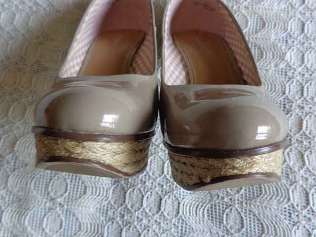 #Pumps High Heels Gr. 39, beige, Glanz/Lack, Graceland