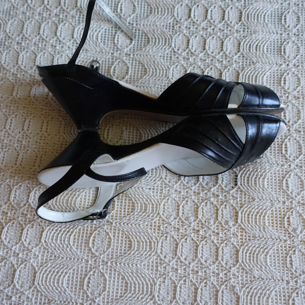Schuhe - Riemchen-Sandalette, schwarz, Gr. 37, Kunstleder