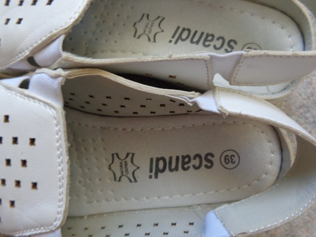 Damenschuhe Sommerschuhe Scandi Slipper Gr. 39 weiß Cutouts