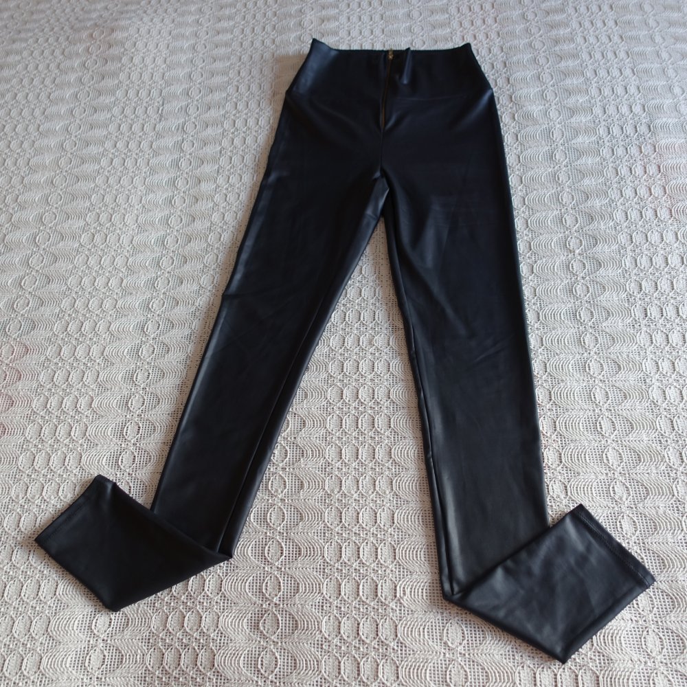 Leggings, Lederoptik, ca. Gr. 34? bzw. ca. Gr. XS, schwarz, RV, Fashion Nova