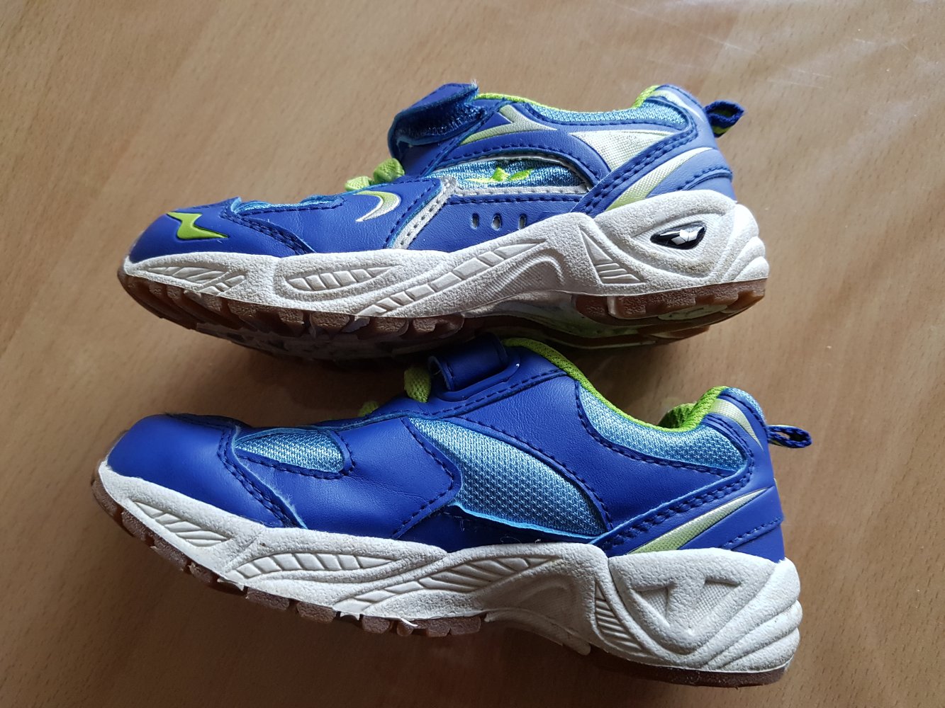 tolle Turnschuhe/ Sneaker Gr. 26 von Lico