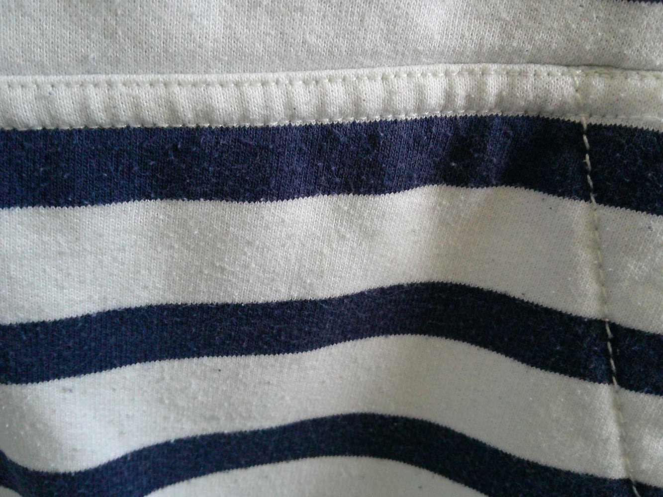 Hoody/ Kapuzensweatshirt Gr. 122/128 von H&M