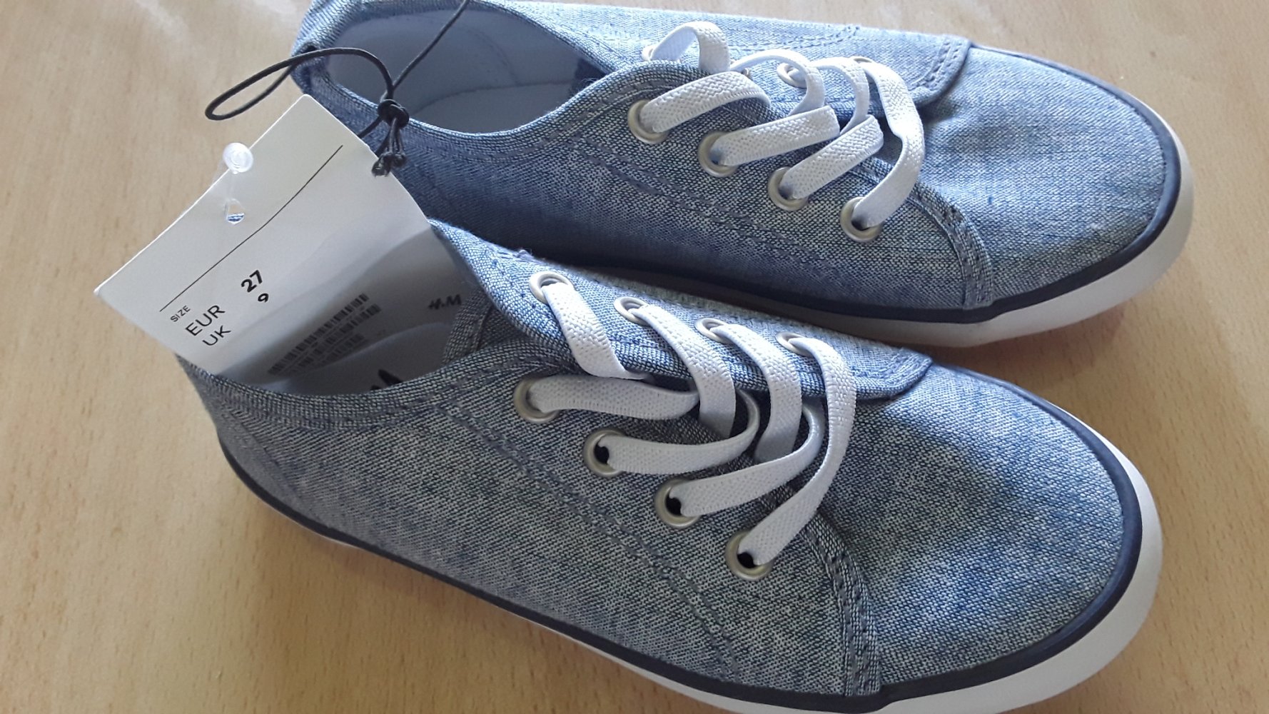 neue hellblaue Sneaker Gr. 27 H&M