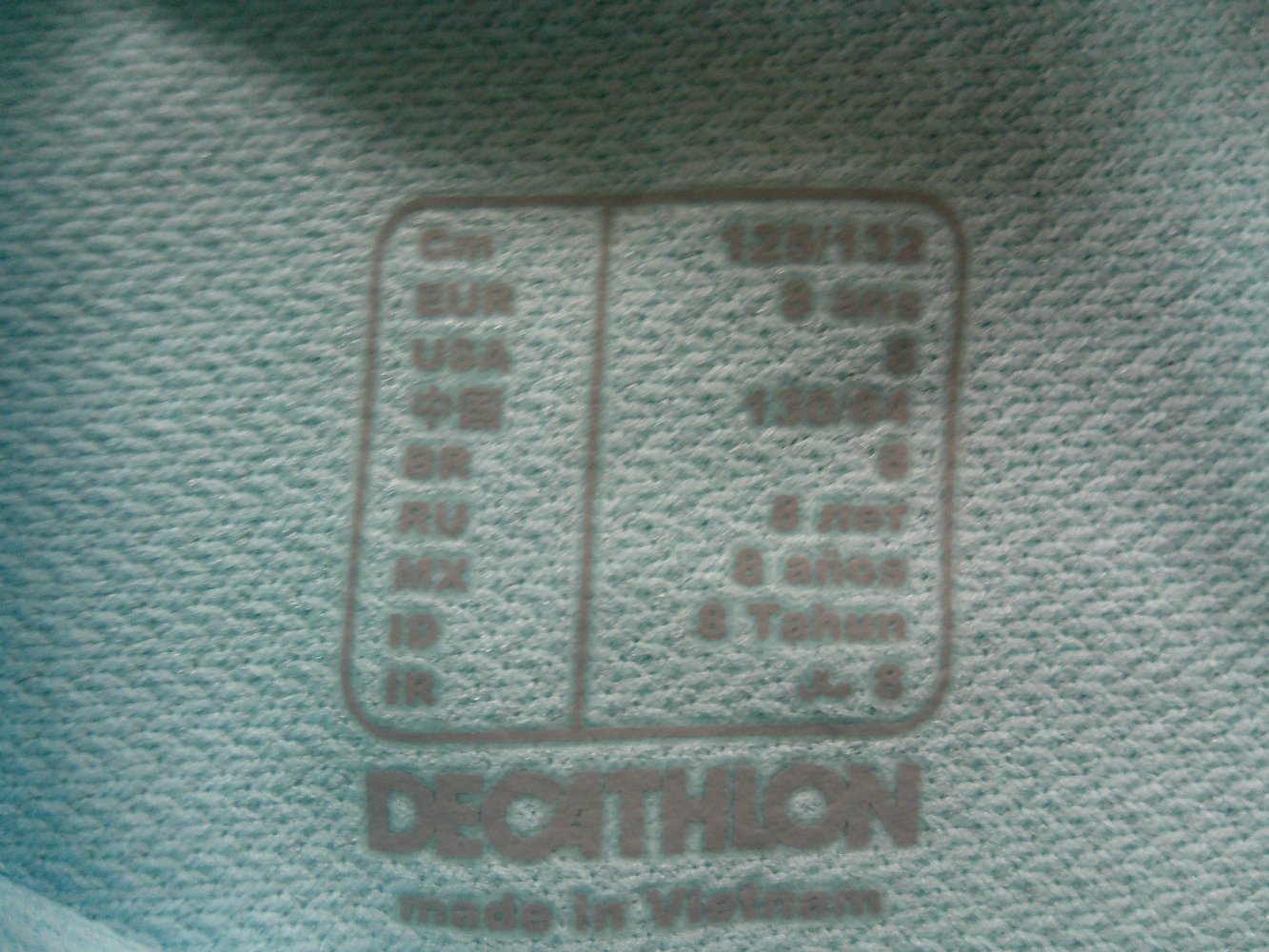 hellblaues Sportshirt Größe 128 von Decathlon