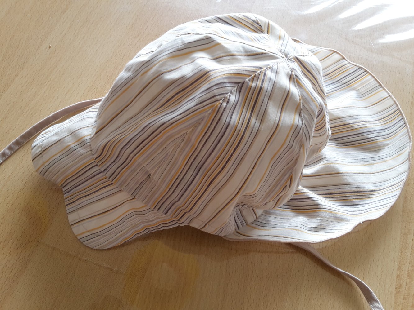Sommerhut mit Nackenschutz in Gr. 47 von bobo
