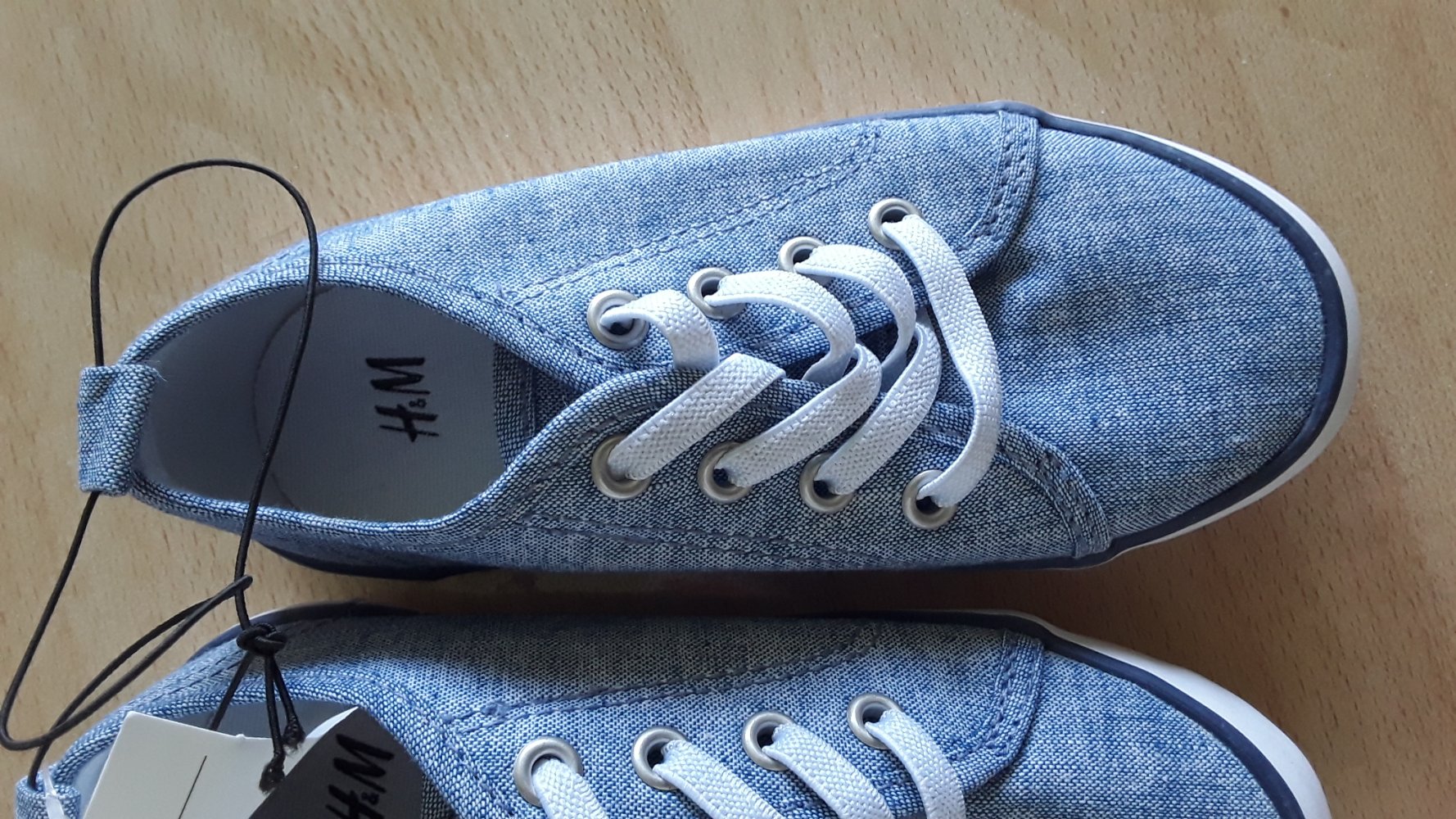 neue hellblaue Sneaker Gr. 27 H&M