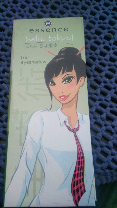 Essence hello tokyo 04 Wasabi Green Eyeshadow Palette Lidschatten Grün