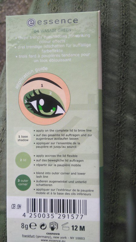 Essence hello tokyo 04 Wasabi Green Eyeshadow Palette Lidschatten Grün