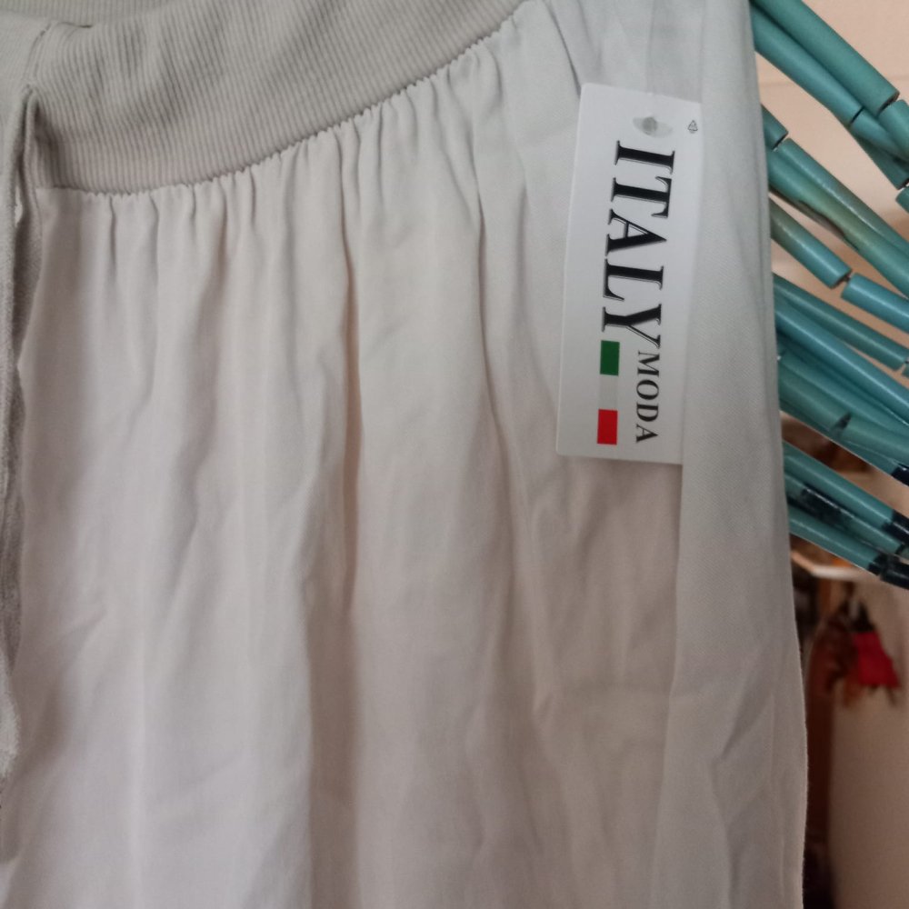 *** Neu ~ Leicht ~ Hose ***