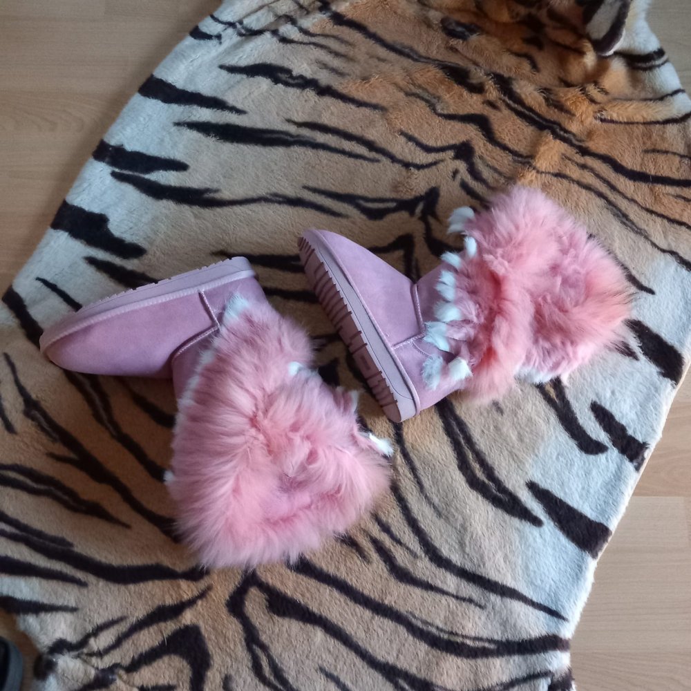 *** Neu ~ Chic ~ Boots ~ Fell ***