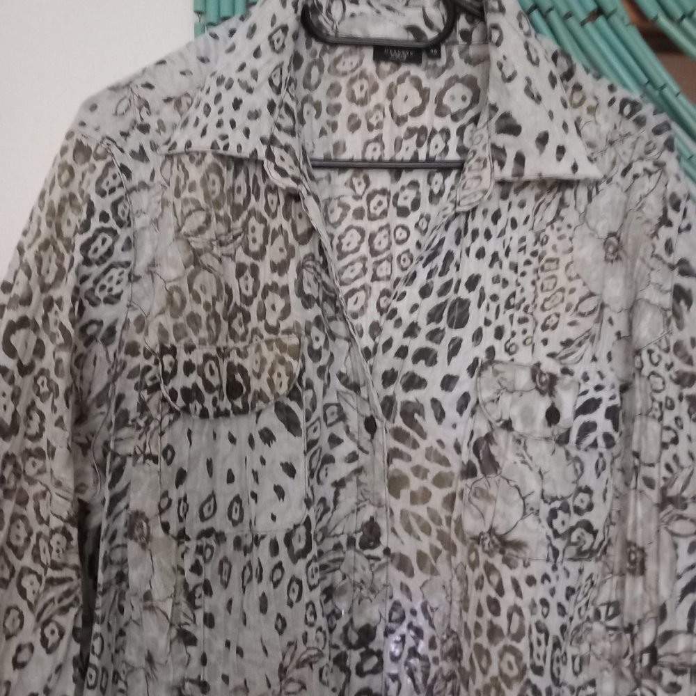 *** Super Leo Bluse ***