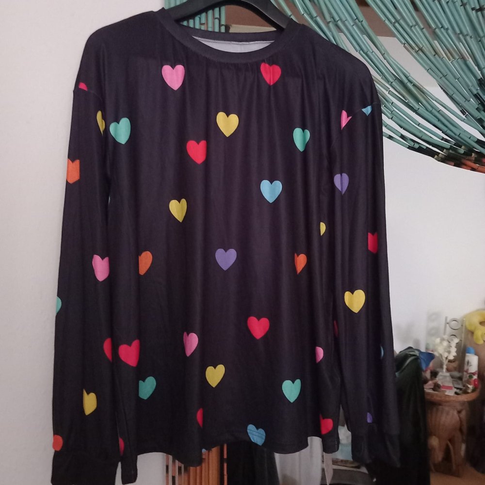 *** NEU ~ Shirt ~ Langarm ~ Herzen ***