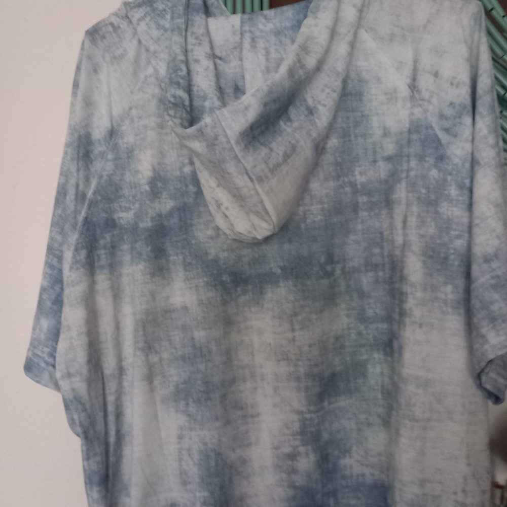 *** Neu ~ Shirt ~ Steinchen ~ Kapuze ~ Rose ***