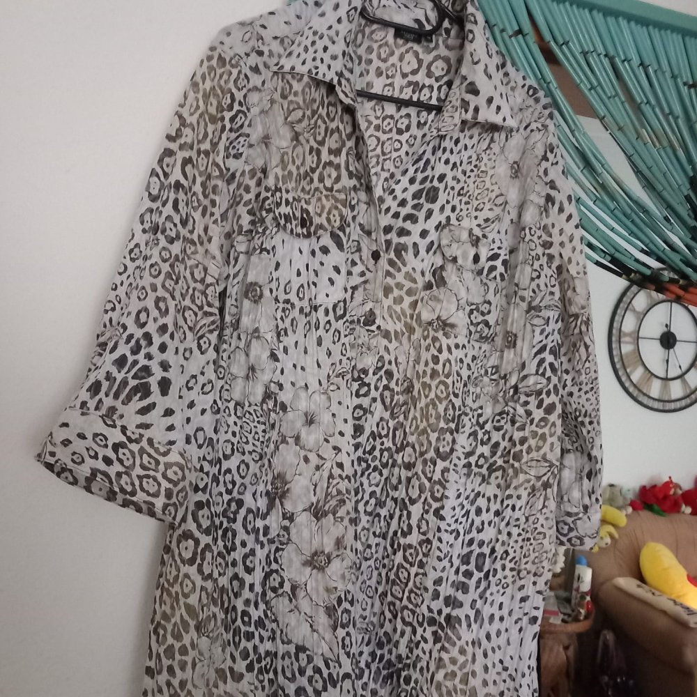 *** Super Leo Bluse ***