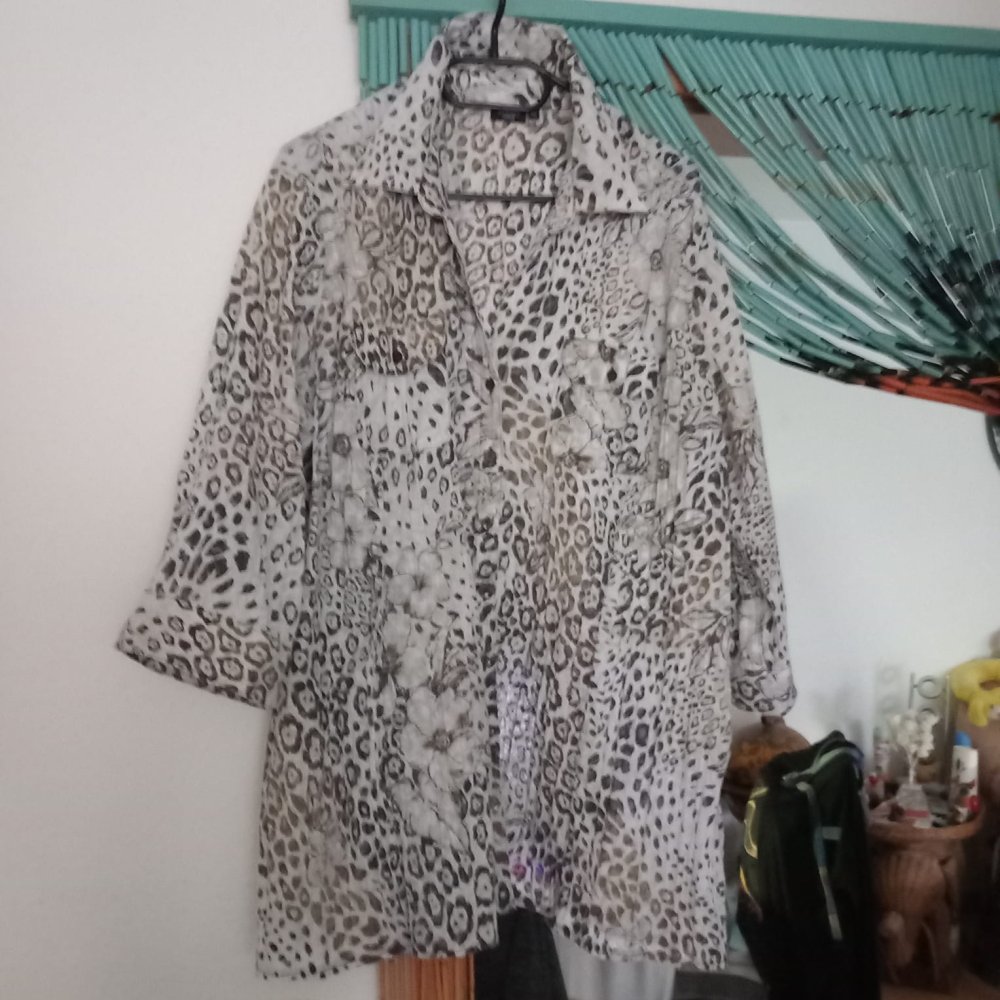 *** Super Leo Bluse ***
