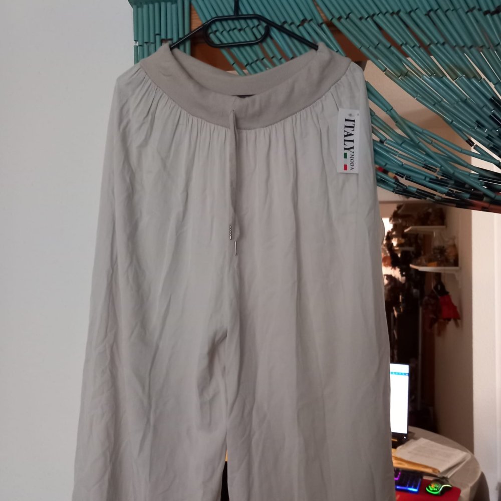 *** Neu ~ Leicht ~ Hose ***