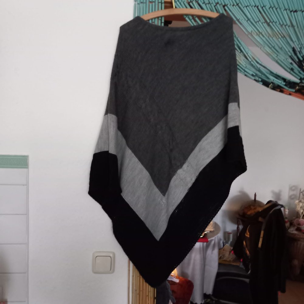 *** Poncho One Size ***