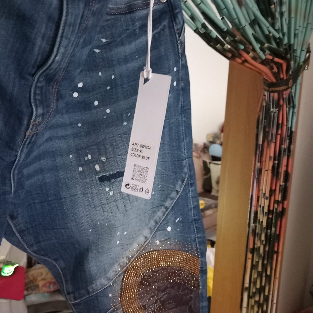 *** Neu ~ Jeans ~ Verzierungen ***