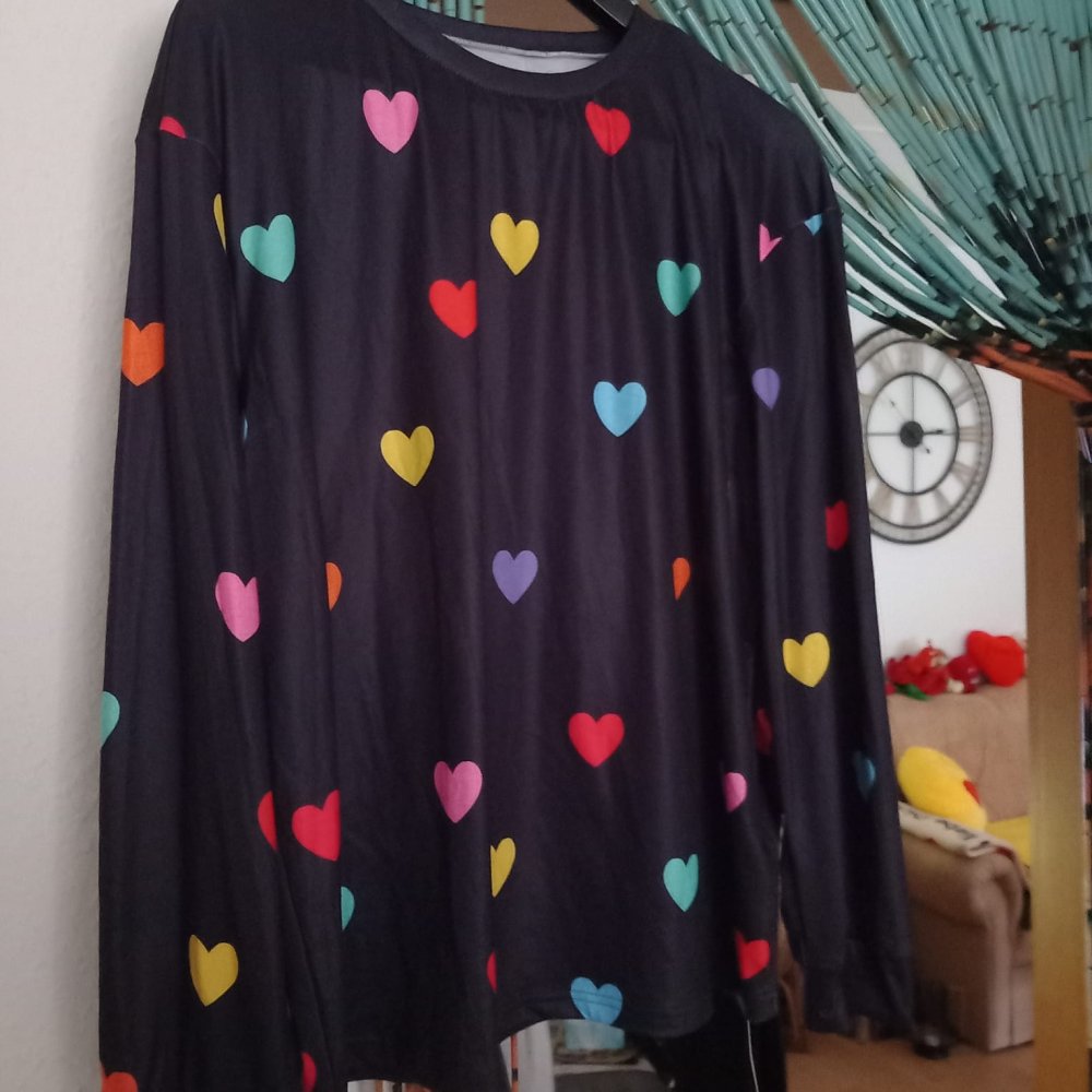 *** NEU ~ Shirt ~ Langarm ~ Herzen ***