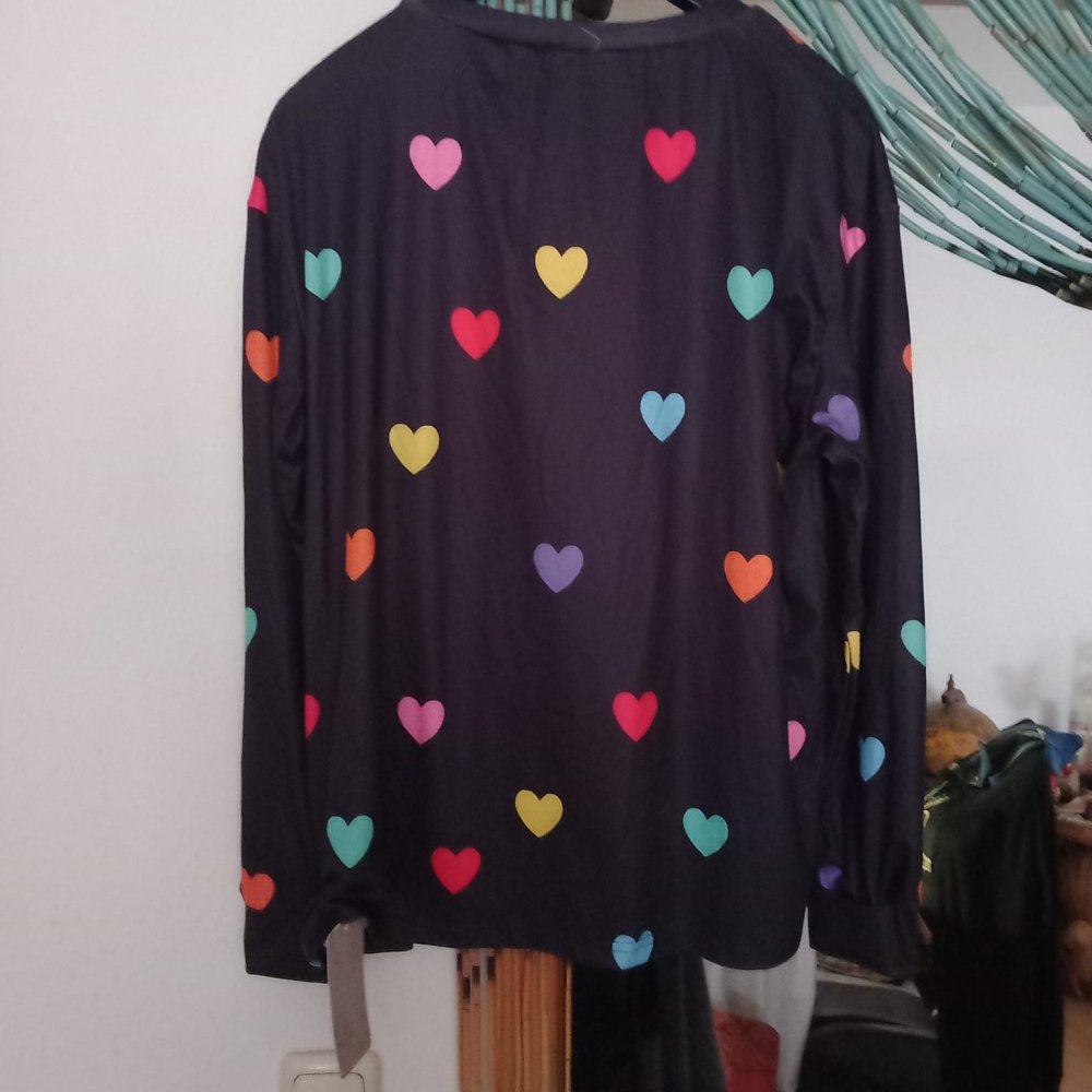 *** NEU ~ Shirt ~ Langarm ~ Herzen ***