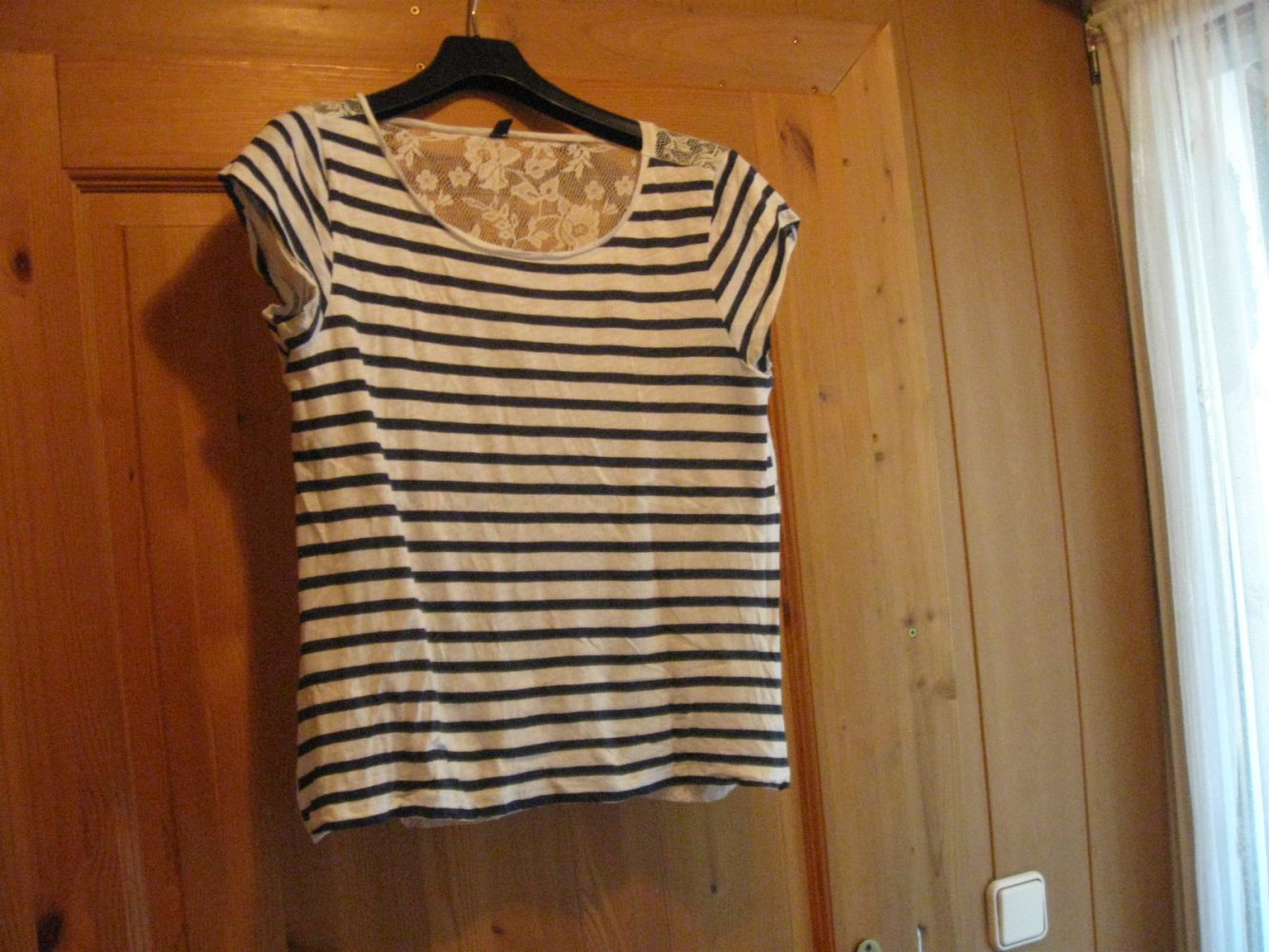 *** Shirt mit einer raffinierten Rückenpartie ***