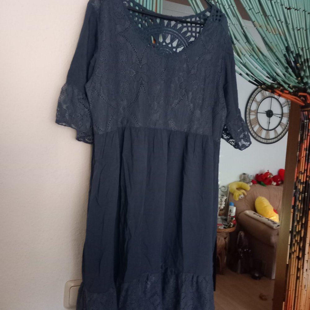 *** Kleid mit Spitze ***