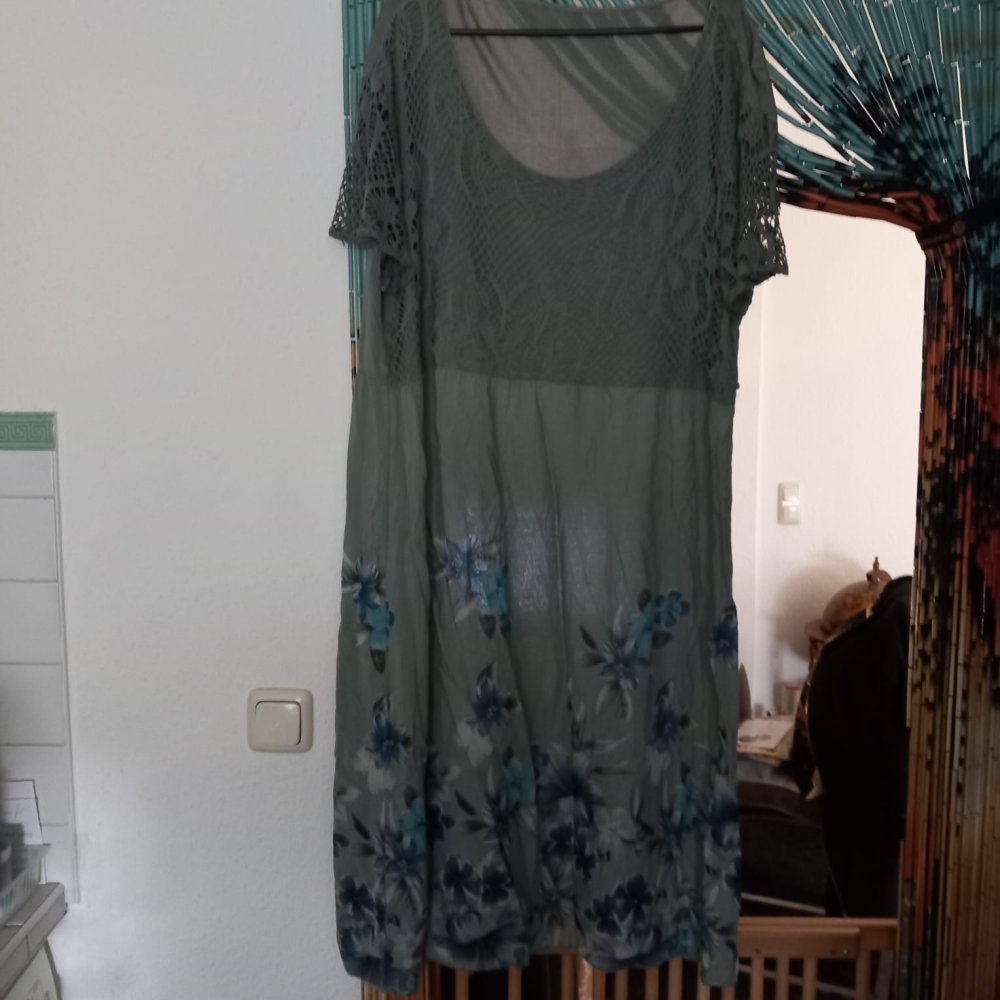 *** Kleid mit Spitze ***