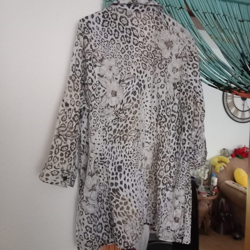 *** Super Leo Bluse ***