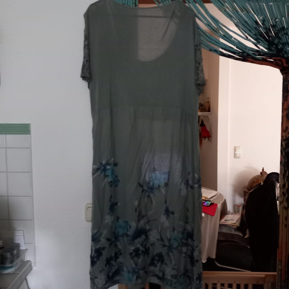 *** Kleid mit Spitze ***