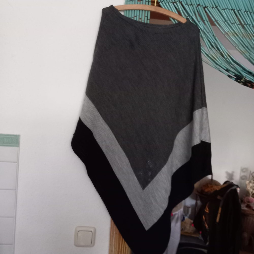 *** Poncho One Size ***