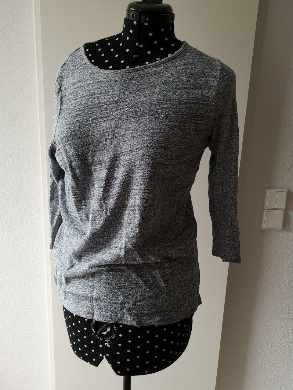 Grau-melierter Pullover