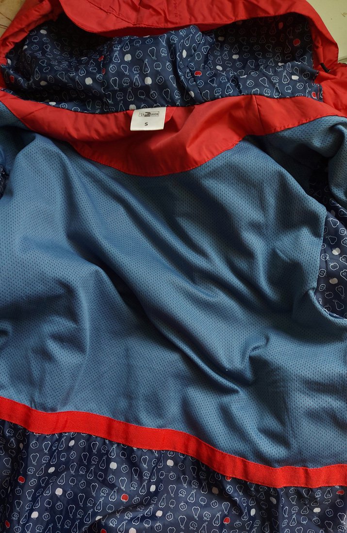 Lange rote Outdoorjacke ~ Regenjacke ~ Friesennerz ~ rot ~ S