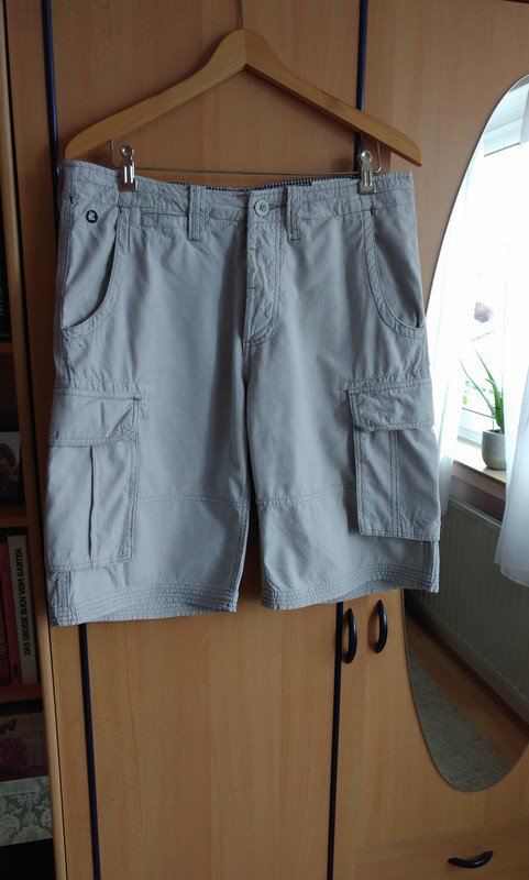 Hellgraue gestreifte Stoff Shorts Cargoshorts Review L Herren 