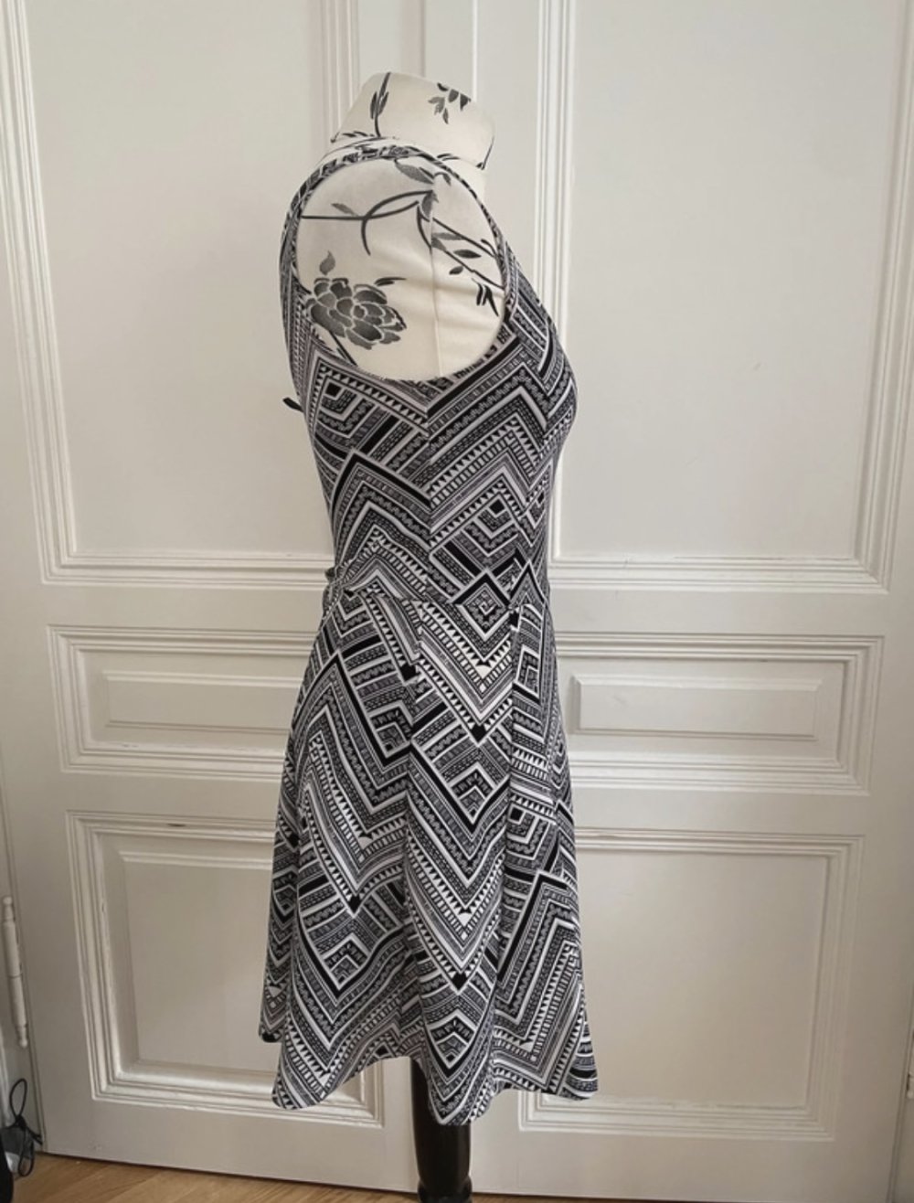 Gemustertes Skaterkleid von H&M, Gr. 38