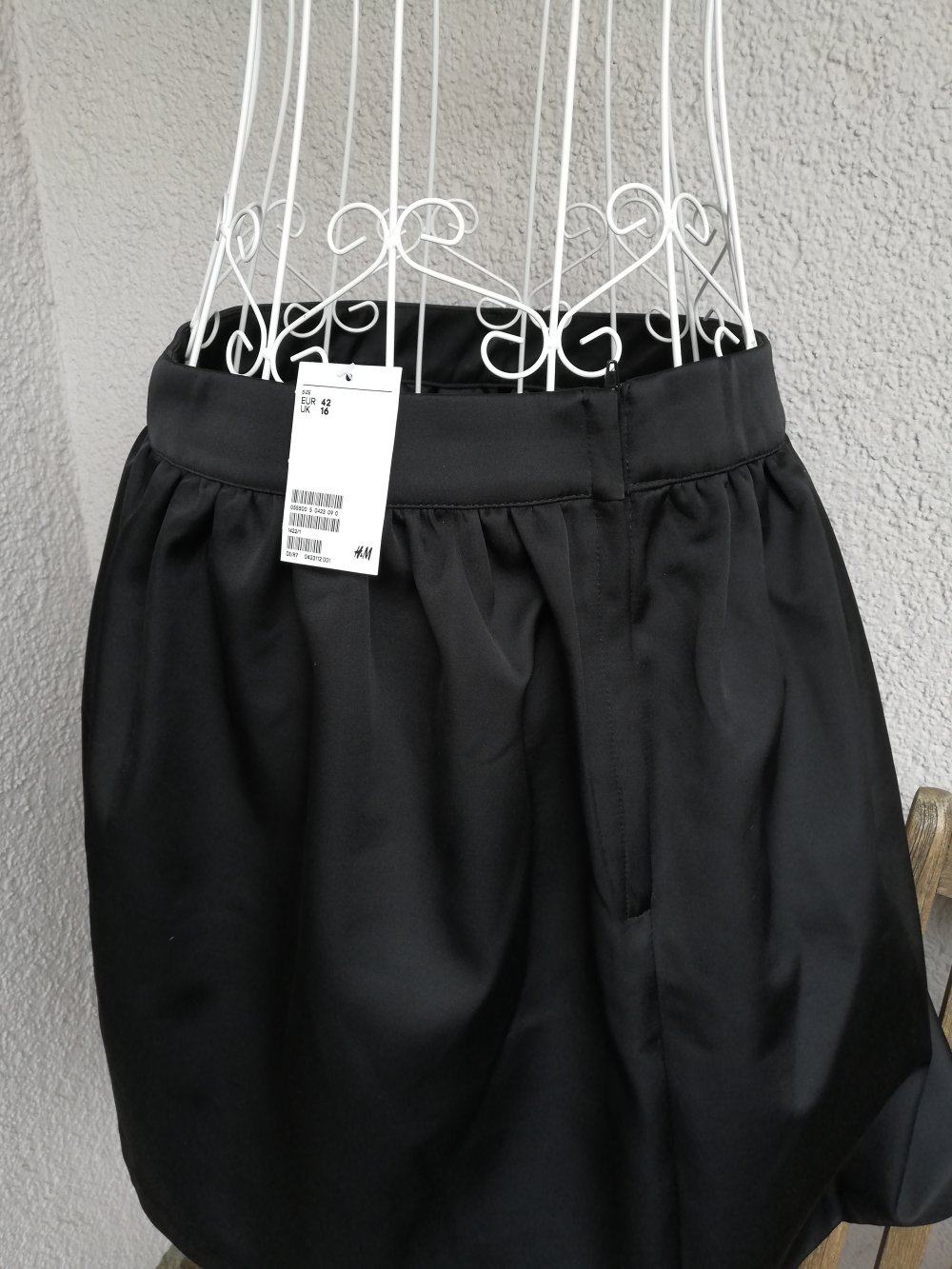 Neu! Super schöner schwarzer kurzer Rock von H&M
