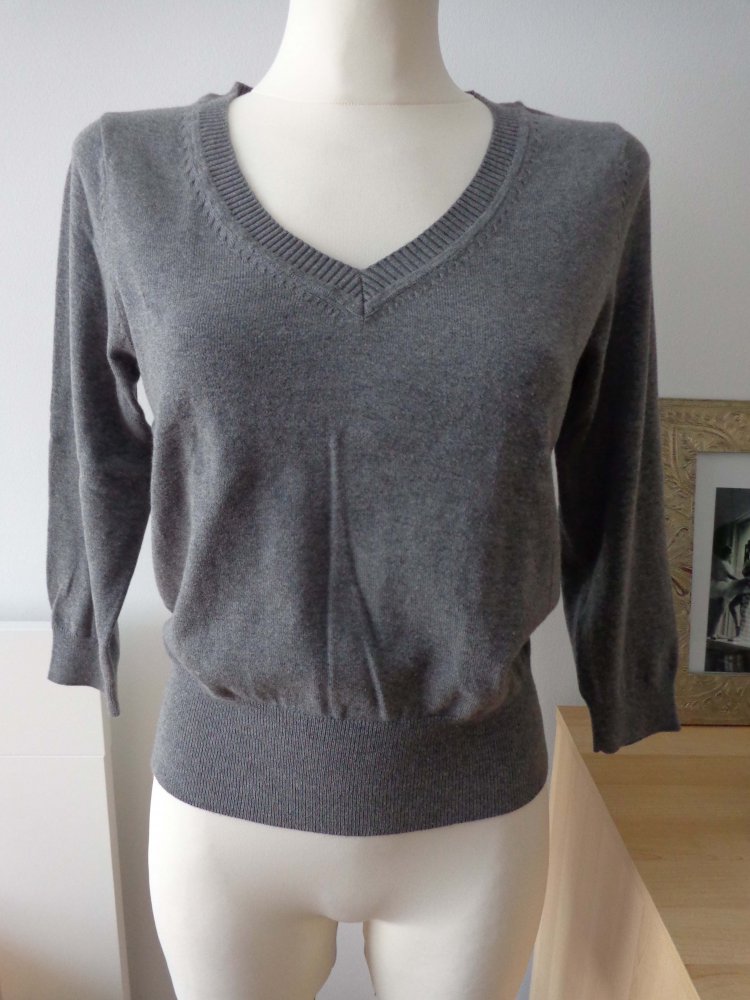 Pullover mit V-Ausschnitt -Neu-