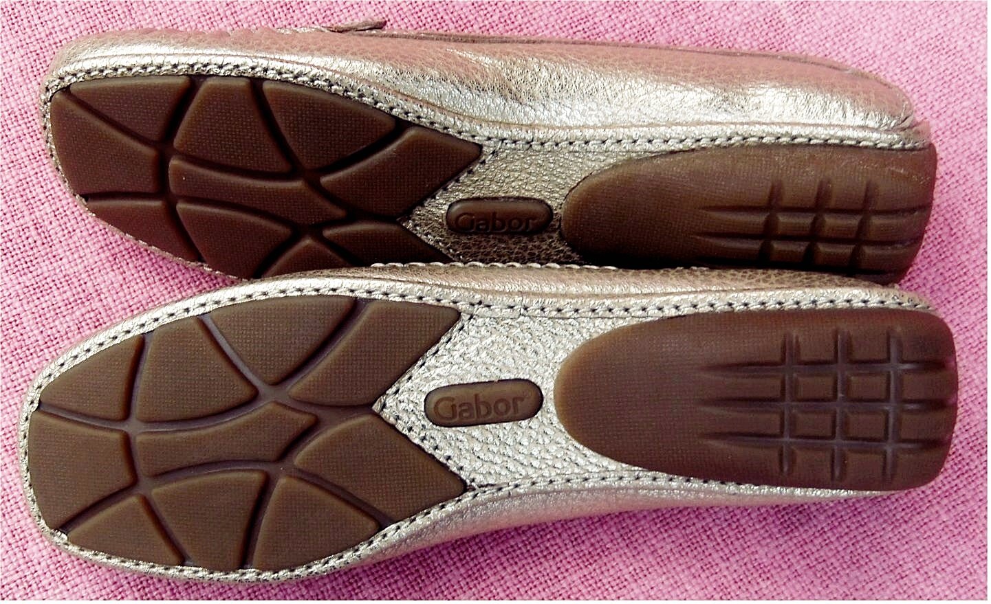 Gabor Damen Halbschuhe Slipper Echt Mokassin aus Leder - Größe 38 / UK 5 - Mit Edelweiß-Applikationen - glänzend neusilberfarbig
