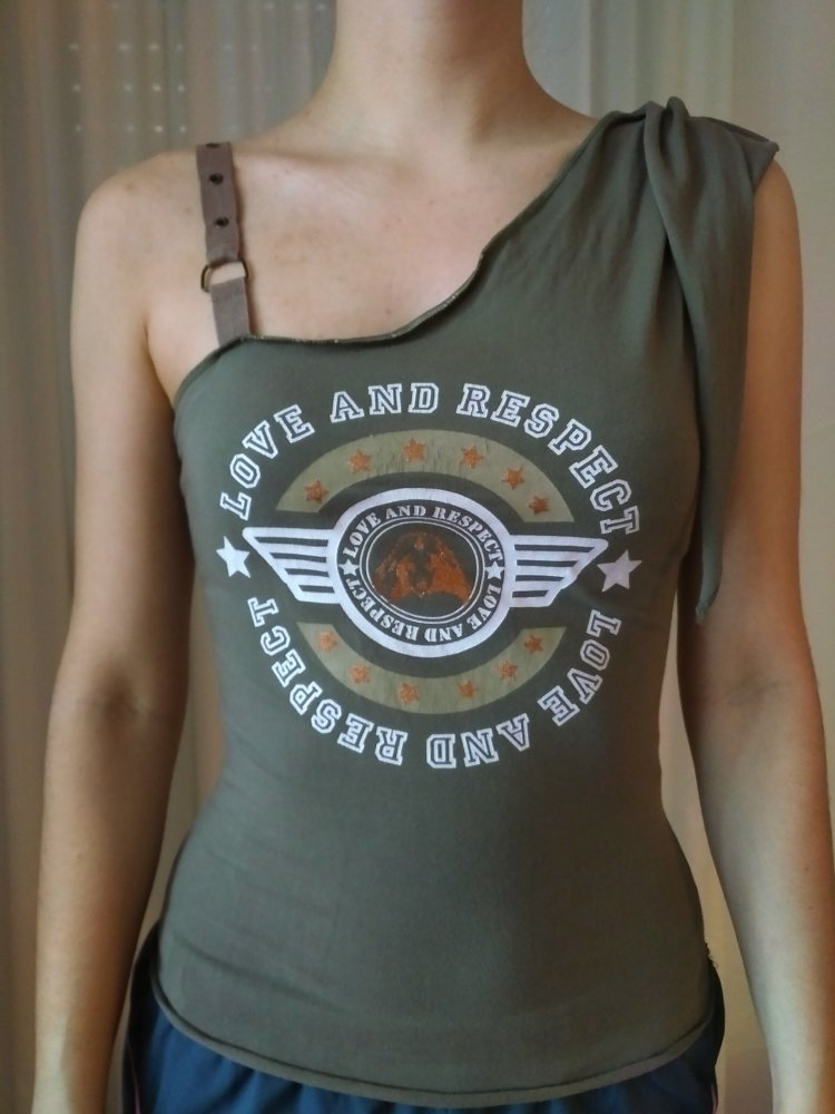 Oneshoulder military Top mit Print, Gr. L (fällt eher aus wie XS), y2k
