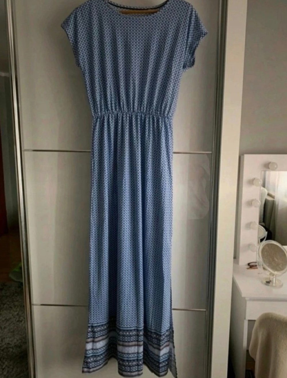 Schönes Maxikleid Sommerkleid in blau L