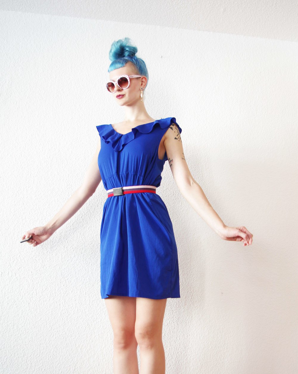 Elfenhaftes blaues Kleid Gr. L M oversized Rückenausschnitt Volants