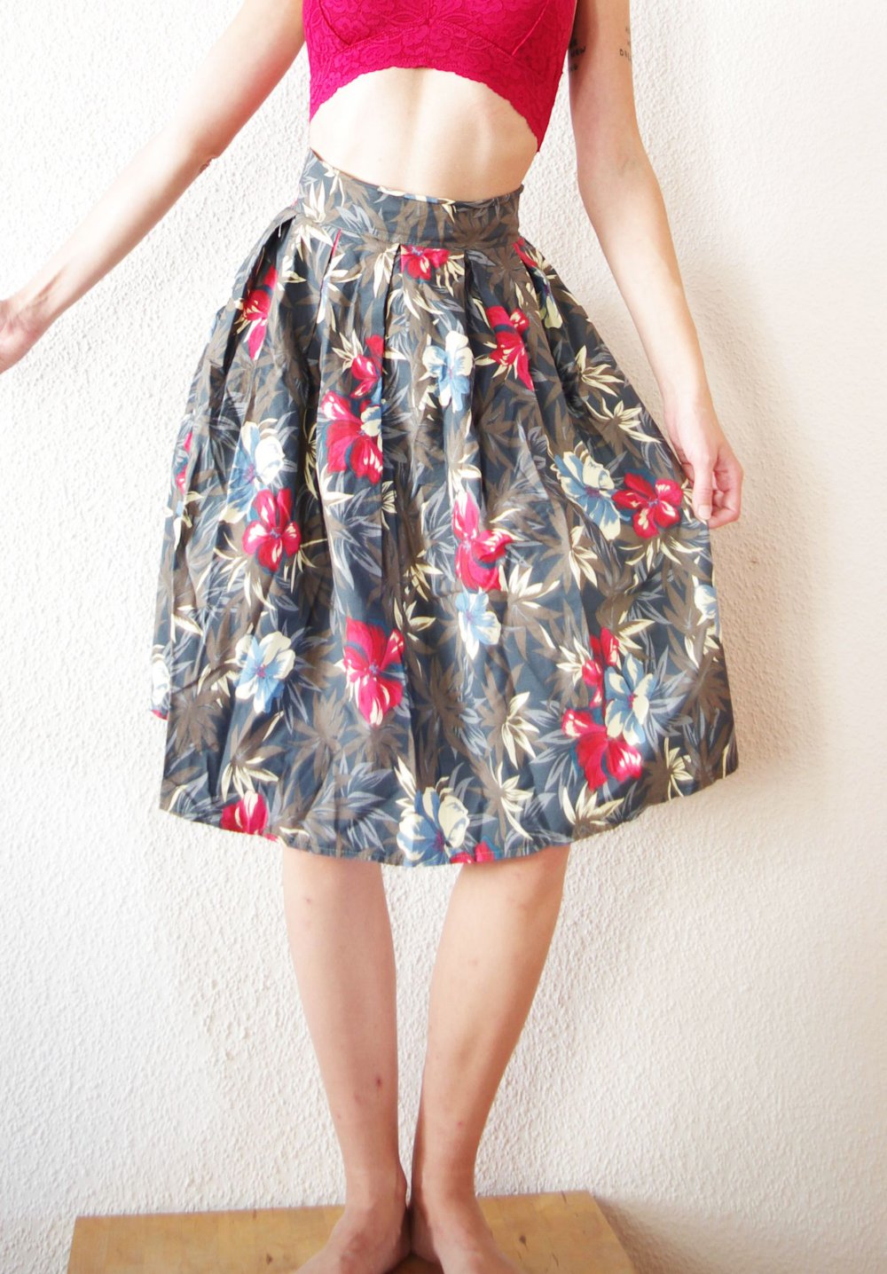 Zauberhafter retro highwaist Rock Gr. S 36 38 Pinup Taillenrock Tiki Blumen Skater