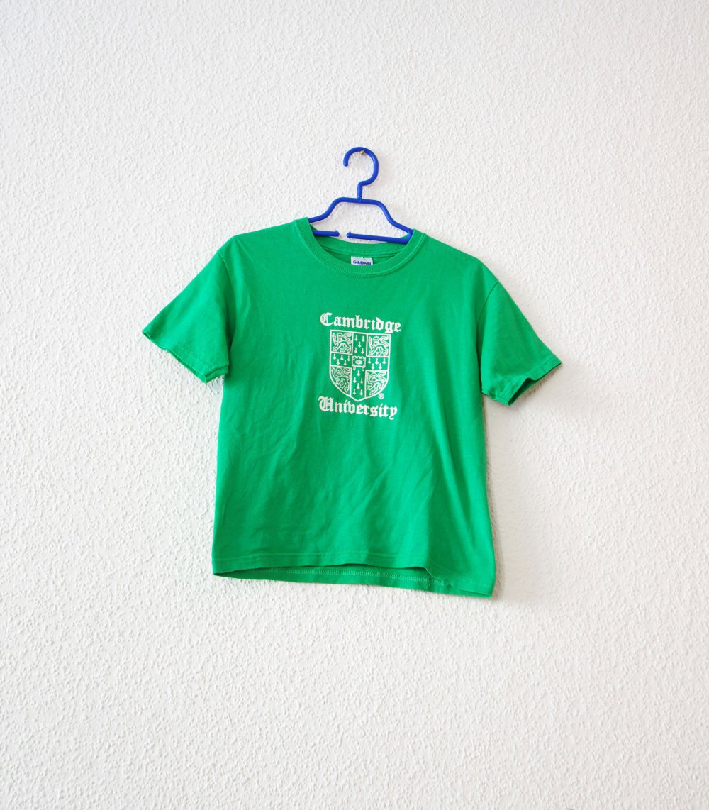 Lässiges Printshirt Cambridge grün Gr. S College Style Festival Dollskill 