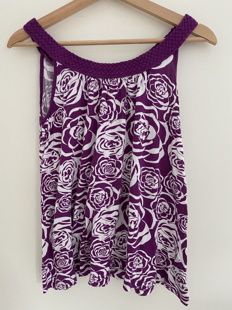 H&M: Lila Rosen Top